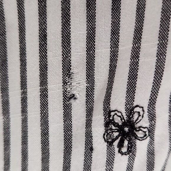 🔹️🔺️Anthropologie Everly Blue Embroidered Floral Cold Shoulder Top Large - Picture 15 of 16